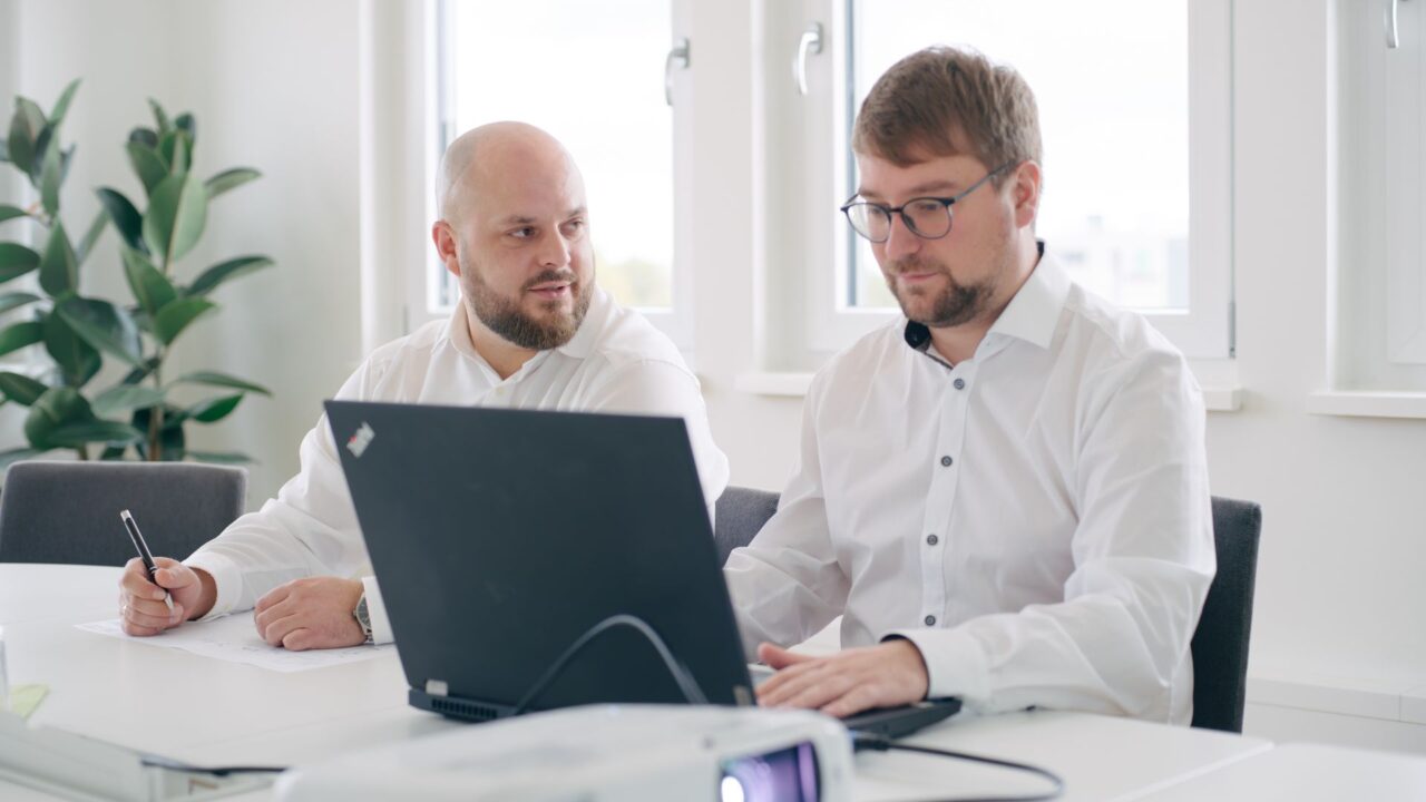 3dimetik-benjamin-maerz-und-pascal-mohr-imbesprechungsraum Pascal Mohr und Benjamin März im Besprechungsraum